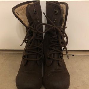 Wedge Blowfish boo. Good Condition